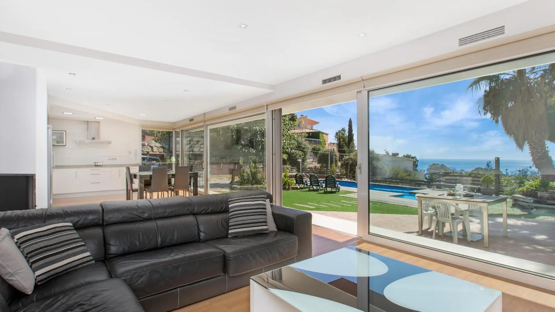 2Crist01 Villa Lloret de Mar 0*,