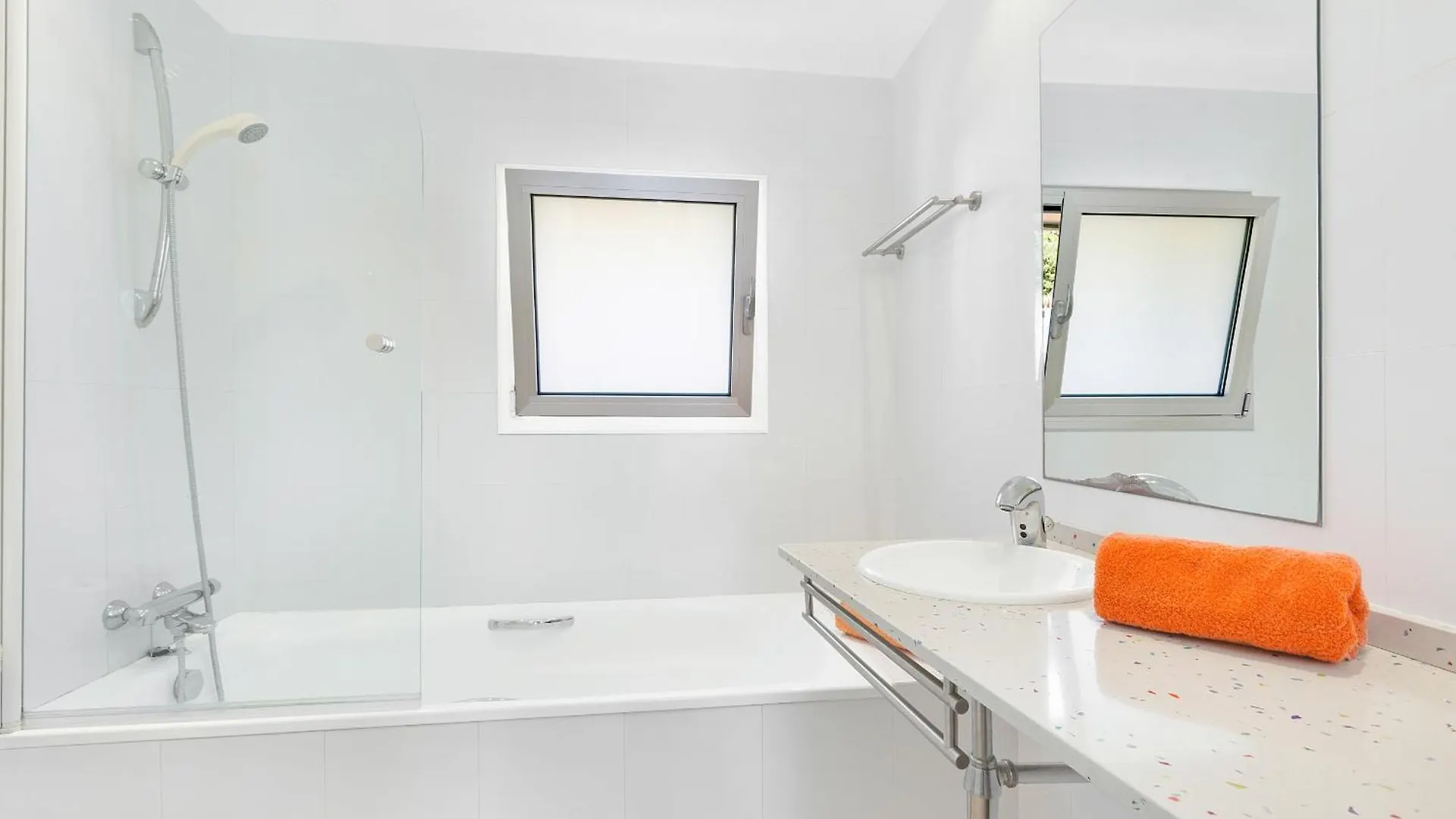 2Crist01 Villa Lloret de Mar Spain